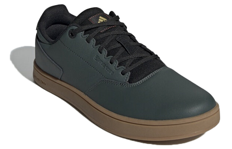 adidas 5.10 District Flats EE8848