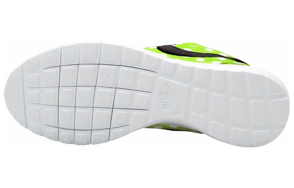 Nike Rosherun One NM QS 'Polka Dot' 810857-300
