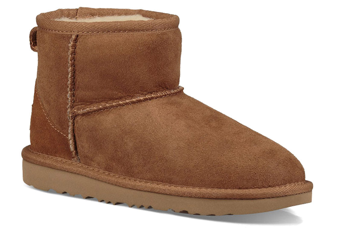 UGG Classic Mini II Big Boys Fleece Lined Brown 1017715K-CHE