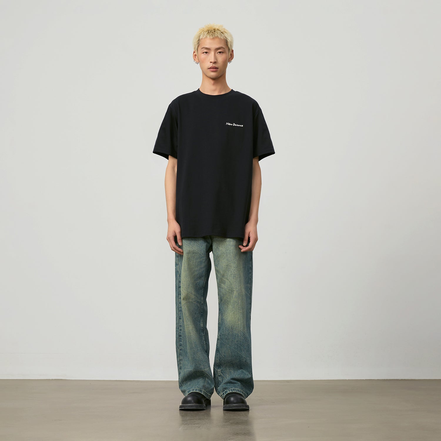 New Balance Hiking Graphic T-Shirt Asia Sizing 'Black' AMT42339-BK