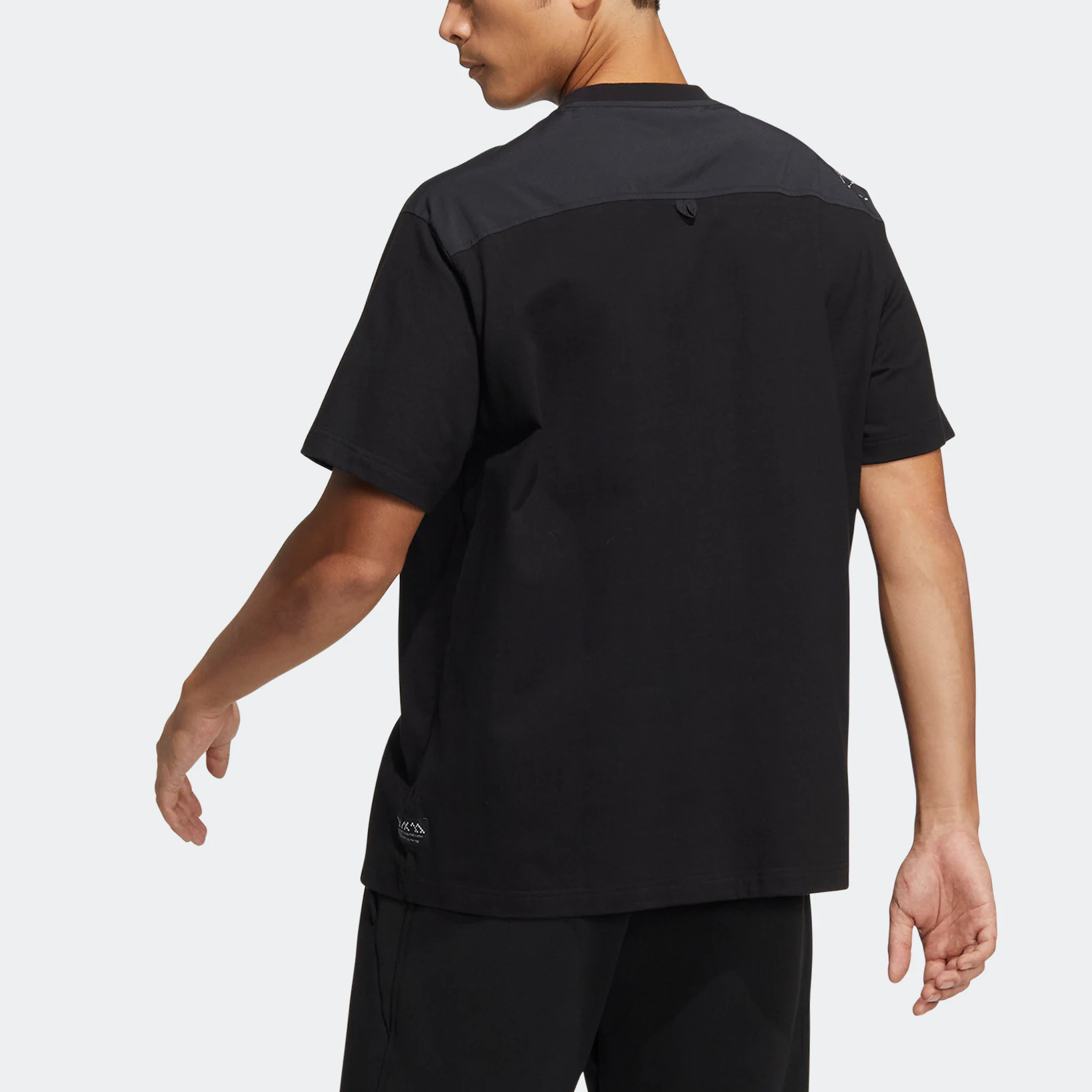 Men's adidas Solid Color Round Neck Pullover Short Sleeve Black T-Shirt HD0042