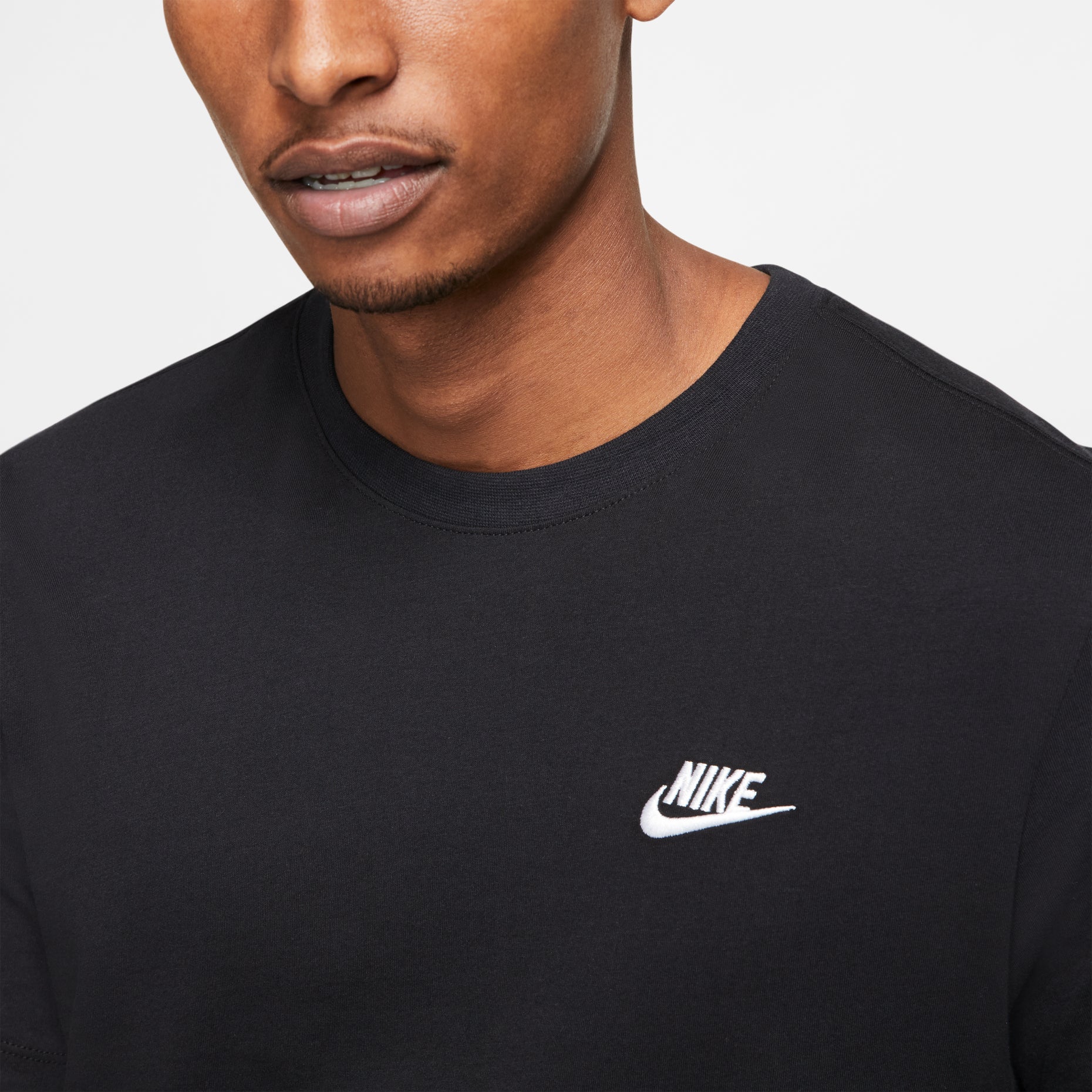 Nike Embroidered Small Round Neck Short Sleeve Black AR4999-013