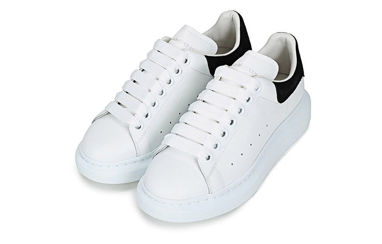 (WMNS) Alexander McQueen Oversized Sneaker 'White Black Suede' 650788WHZ4K9061