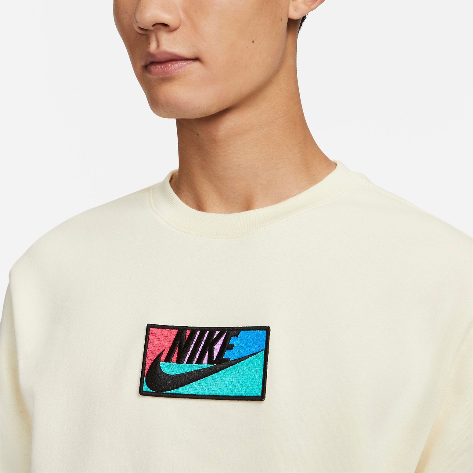 Nike Sportswear Club Fleece Crew Sweatshirt Asia Sizing 'White' FB8436-113