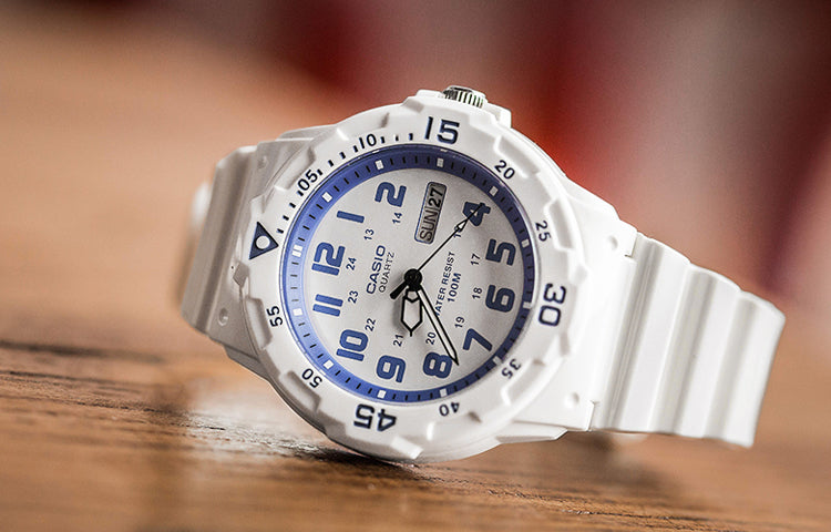 CASIO Sports Quartz Unisex BlueWhite Analog MRW-200HC-7B2