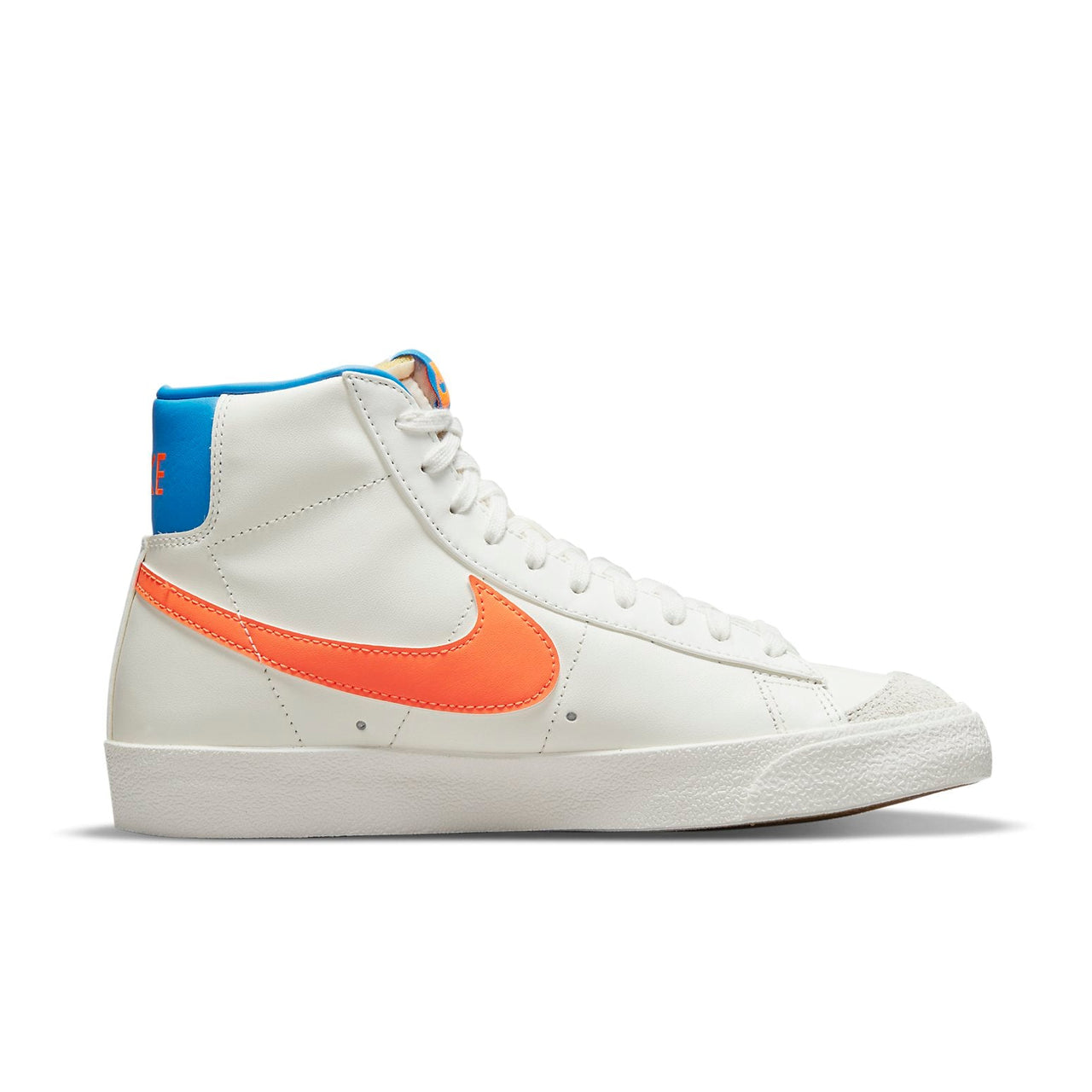 (WMNS) Nike Blazer Mid '77 'Sail Total Orange' DQ4692-100