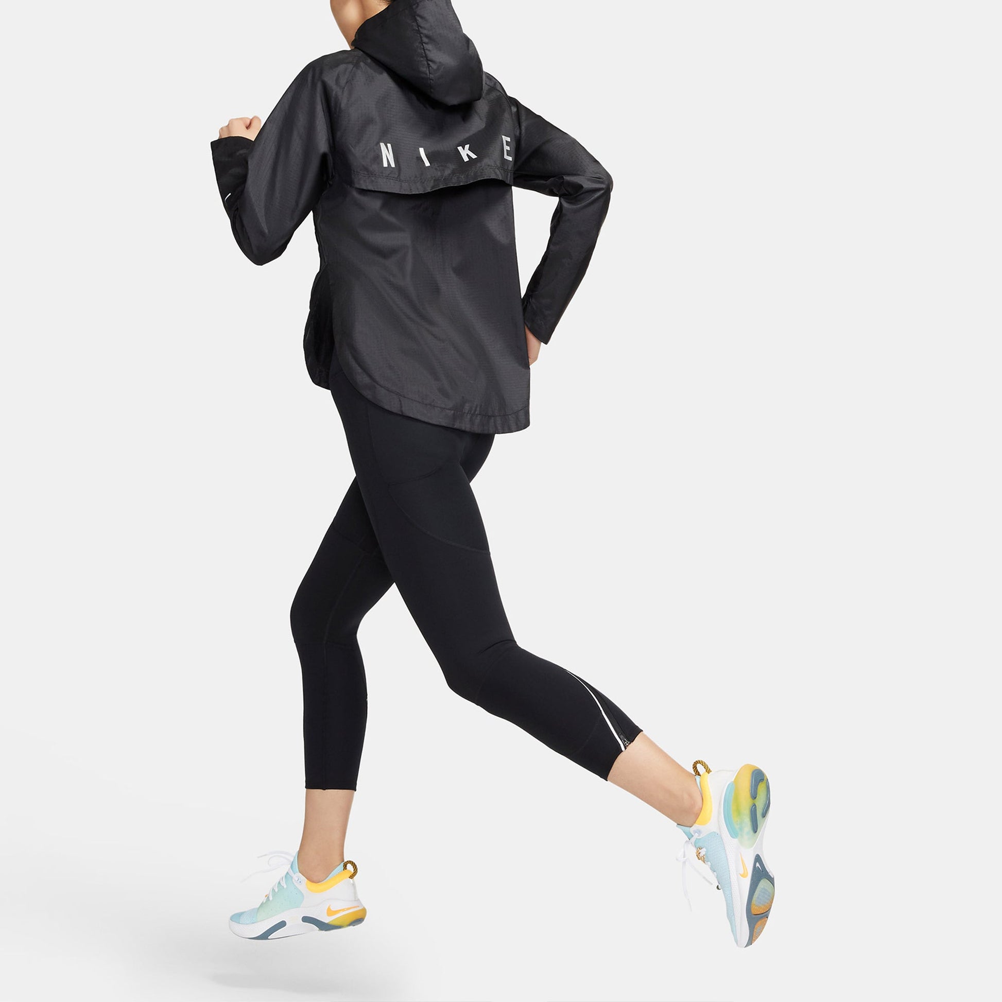 (WMNS) Nike AS W NK Run DVN ESSNTL Jacket Black DA1071-010
