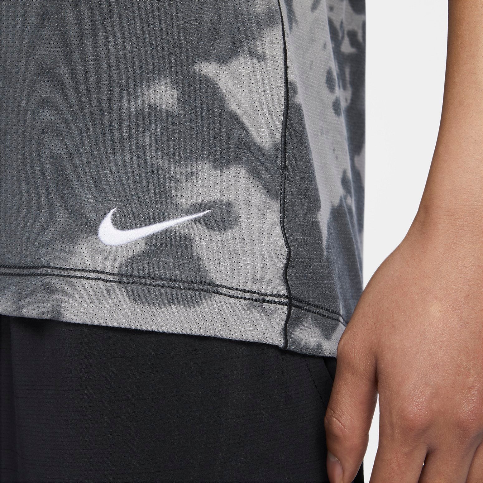 Nike Dri-fit All-over Print Short-sleeve Yoga Top 'Anthracite Flat Pewter White' DX0923-060