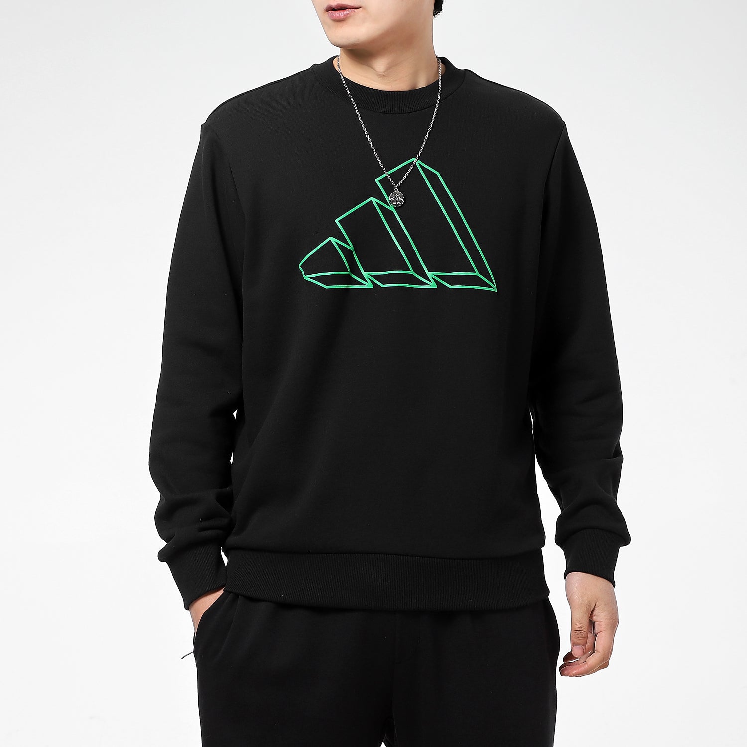 adidas Sportswear Graphic Crew Sweatshirt Black GQ6200
