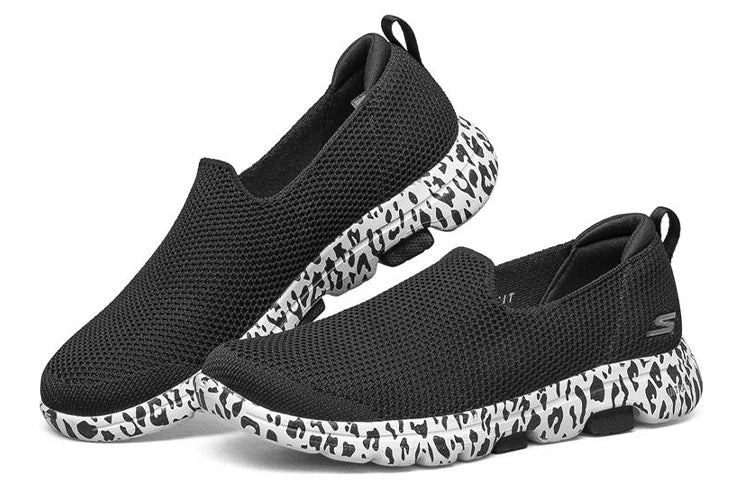 (WMNS) Skechers Go Walk 5 Loafers Black/White 124205-BKW