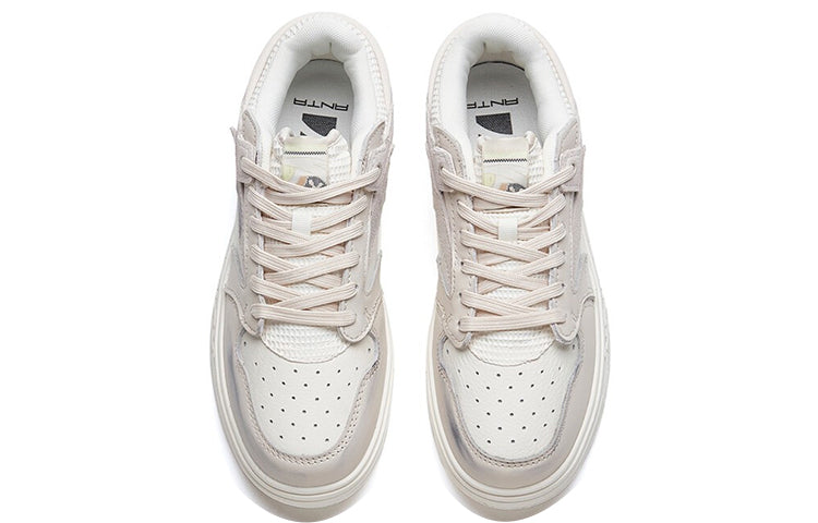 (WMNS) ANTA Street Naughty Low 'White Grey' 122218050-1