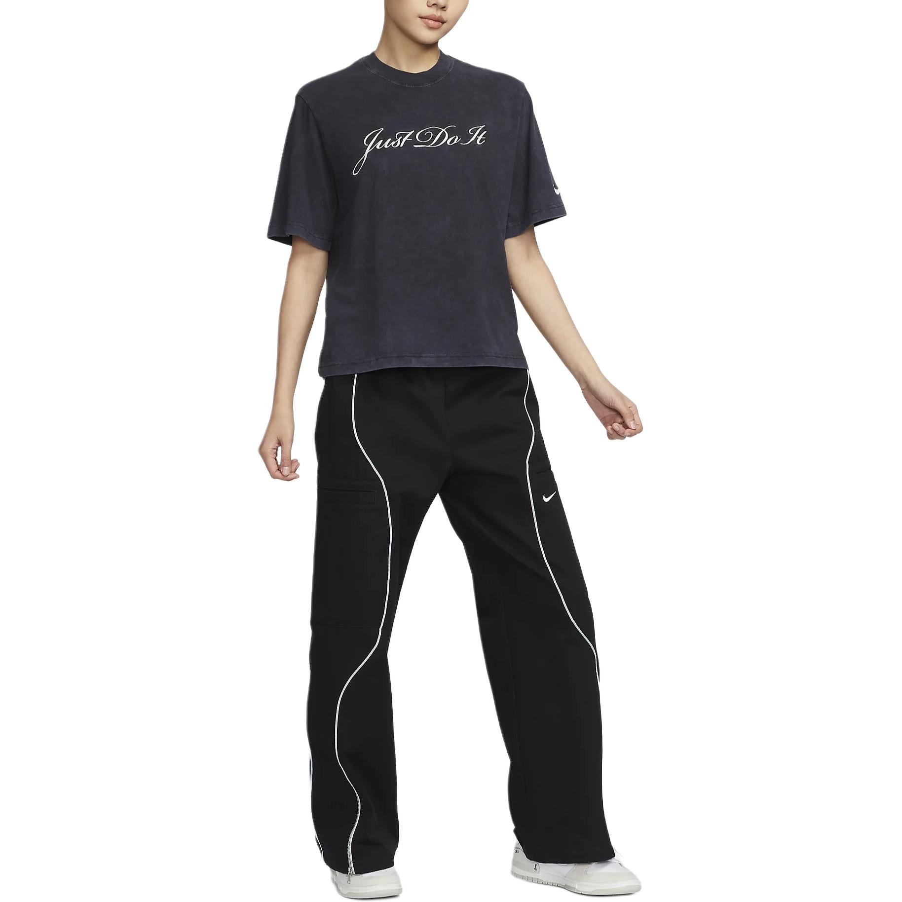 (WMNS) Nike Sportswear Logo T-shirt Asia Sizing 'Black' FZ4886-010