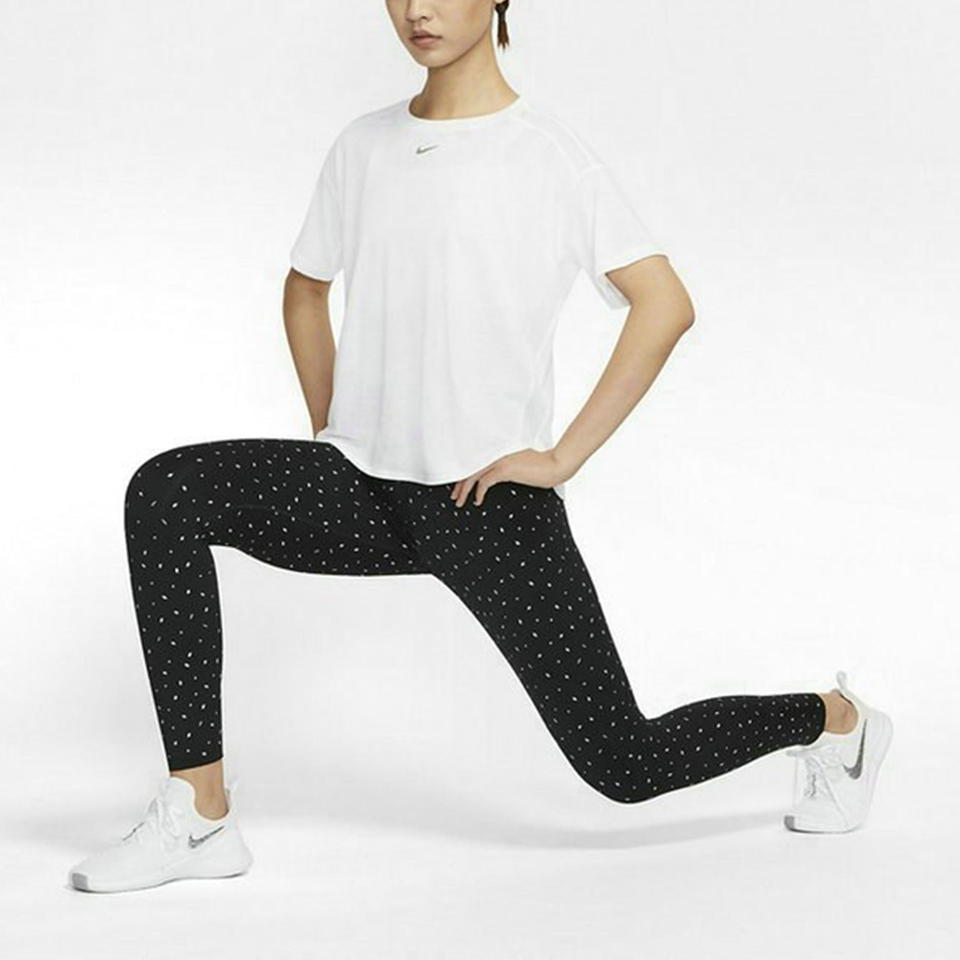 (WMNS) Nike Pro AeroAdapt Quick Dry Loose Running Sports 'White' CU5523-100