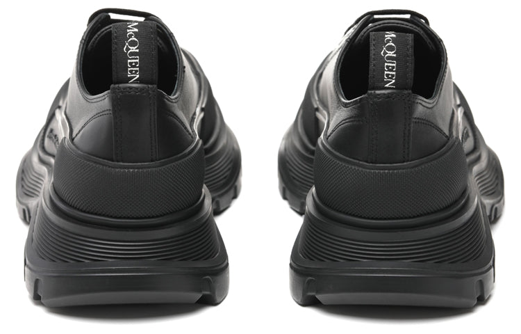 (WMNS) Alexander McQueen Tread Slick Sneakers 'Black' 702042WHZ621081
