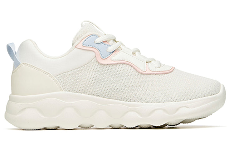 (WMNS) ANTA Running Series Sneakers 'White Pink Blue' 922115535-1