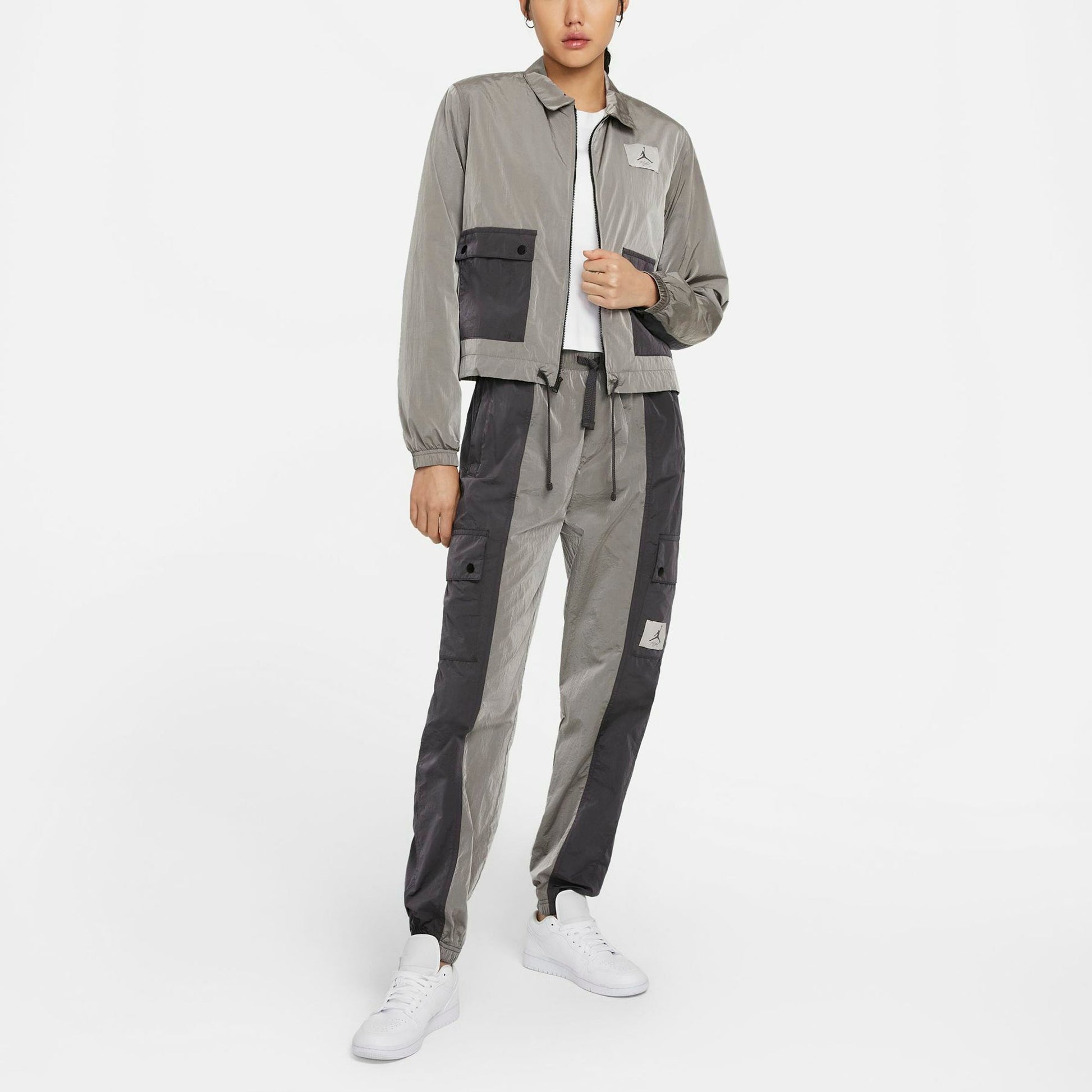 (WMNS) Air Jordan Essentials Light Water Repellent Woven Sports Jacket Gray DD6993-286