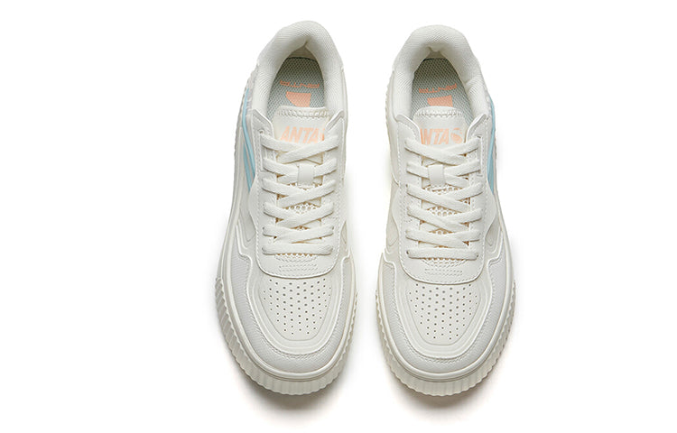 (WMNS) ANTA Life Series Sneakers 'White Blue' 122138066-2