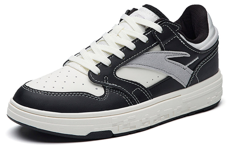 (WMNS) ANTA Street Naughty Low 'Black Grey White' 122238066-9