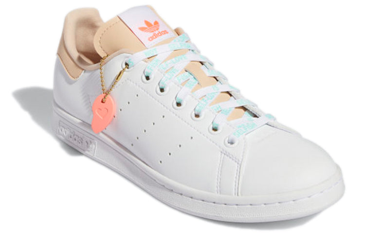 (WMNS) adidas Stan Smith 'White Halo Blush' GW0571