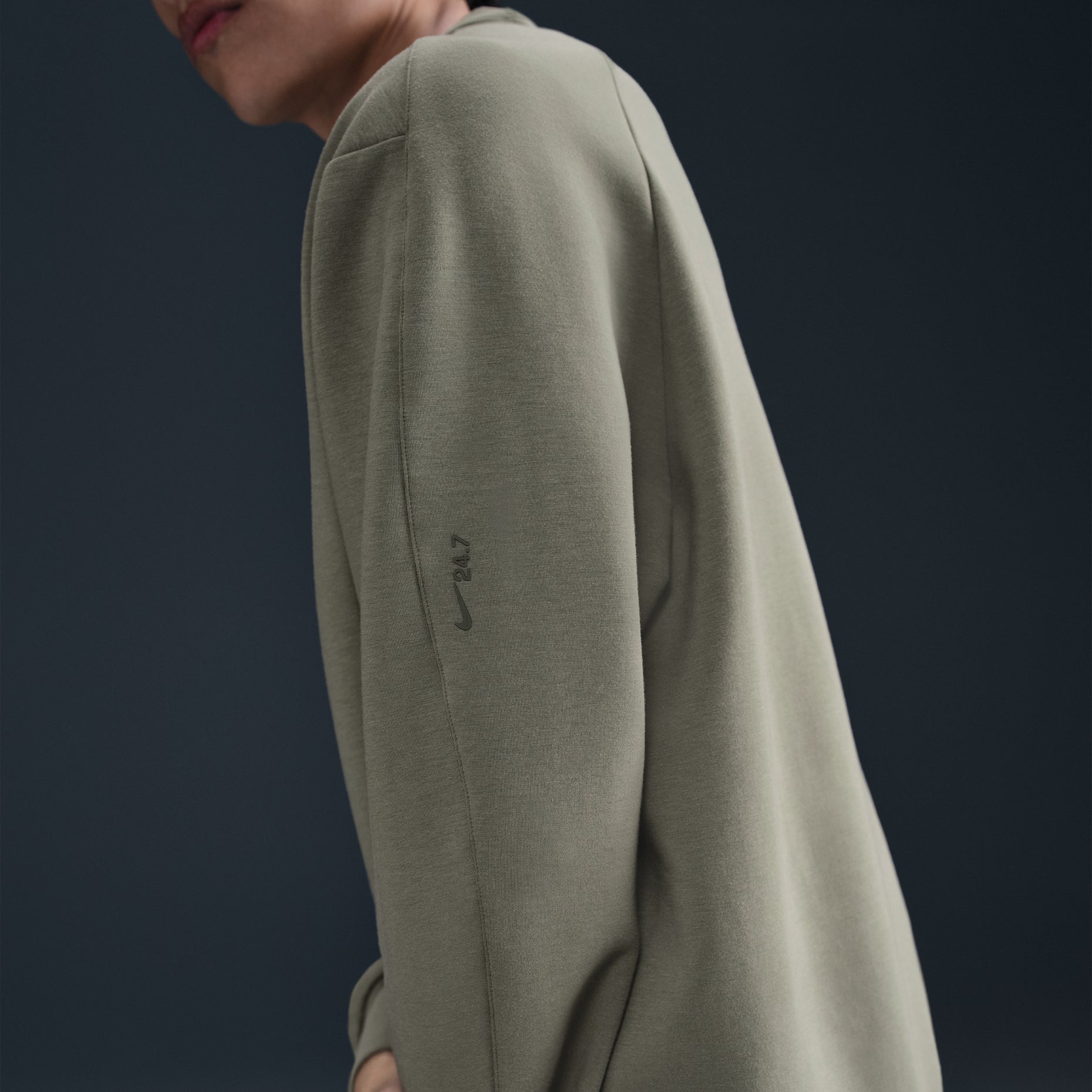 Nike 24.7 Impossiblysoft Dri-FIT Crew Asia Sizing 'Light Army' HQ6965-320