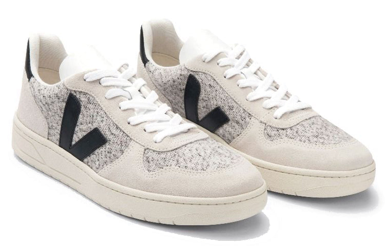 Veja V-10 'Flannel Snow Black' VX041439