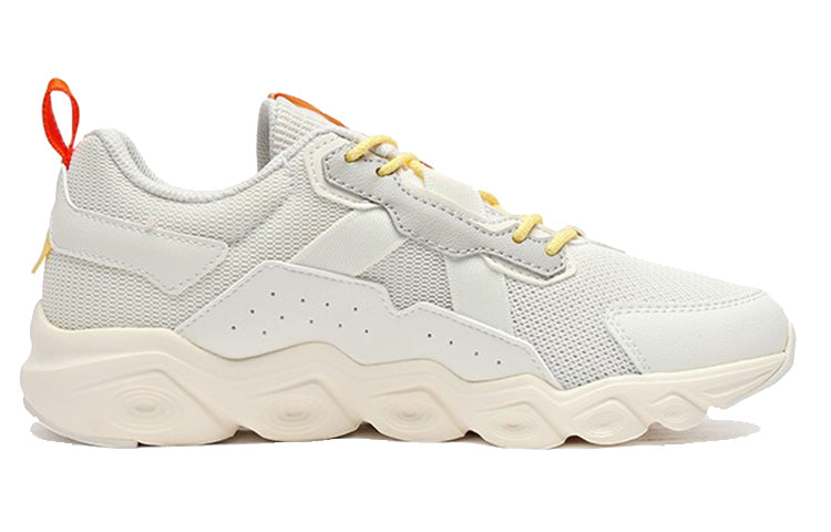 (WMNS) ANTA Running Series Sneakers ''White Grey Red 122025529R-5