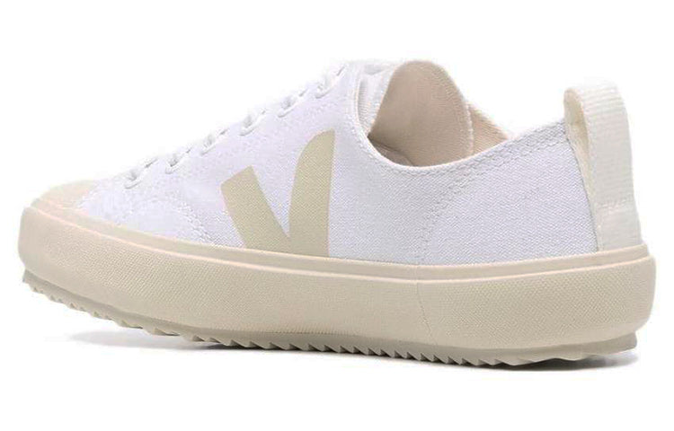 Veja Nova 'White Pierre' NA0101401A
