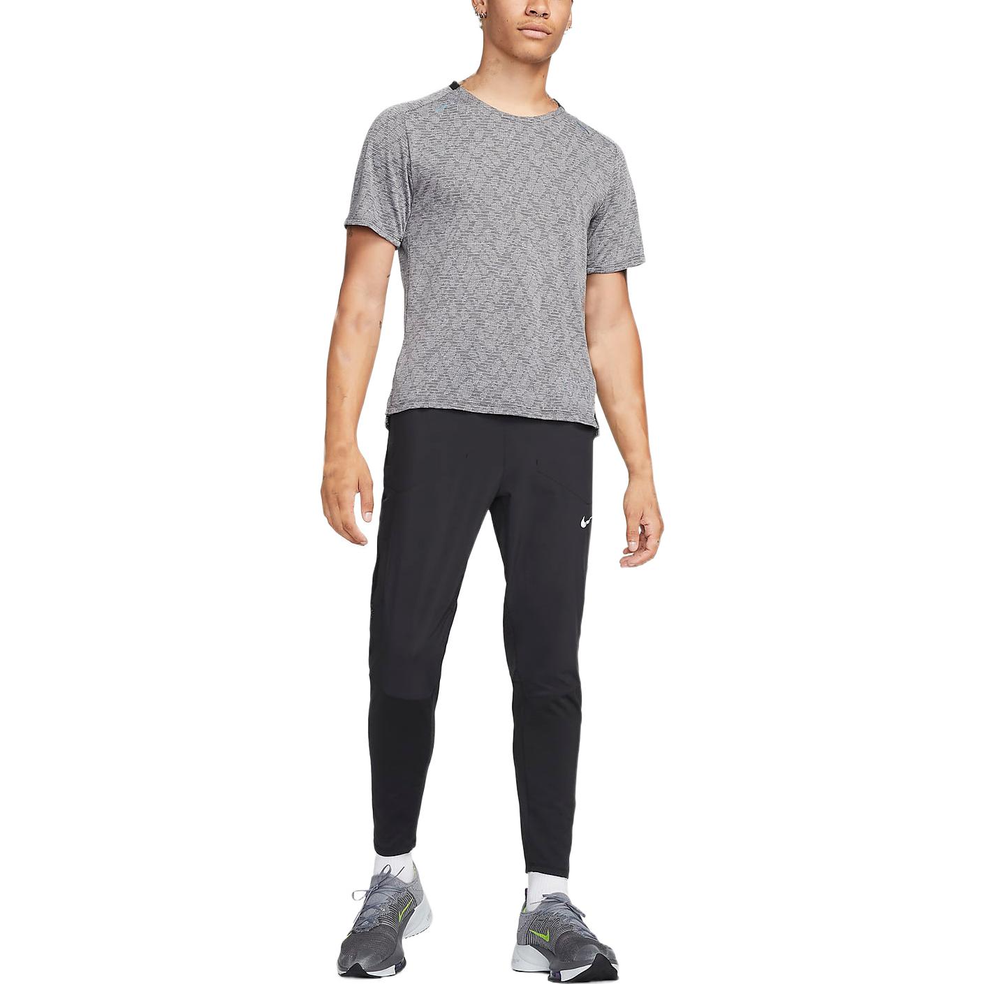 Nike LogoT DQ6541-010