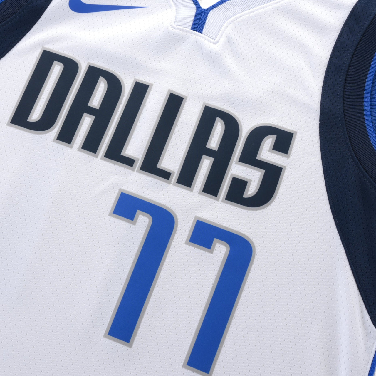 Nike NBA Luka Doncic Dallas Mavericks 2022/23 Association Edition Swingman Jersey #77 DN2074-100
