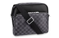 LOUIS VUITTON Pre-Owned 2018 Dayton PM Shoulder Bag