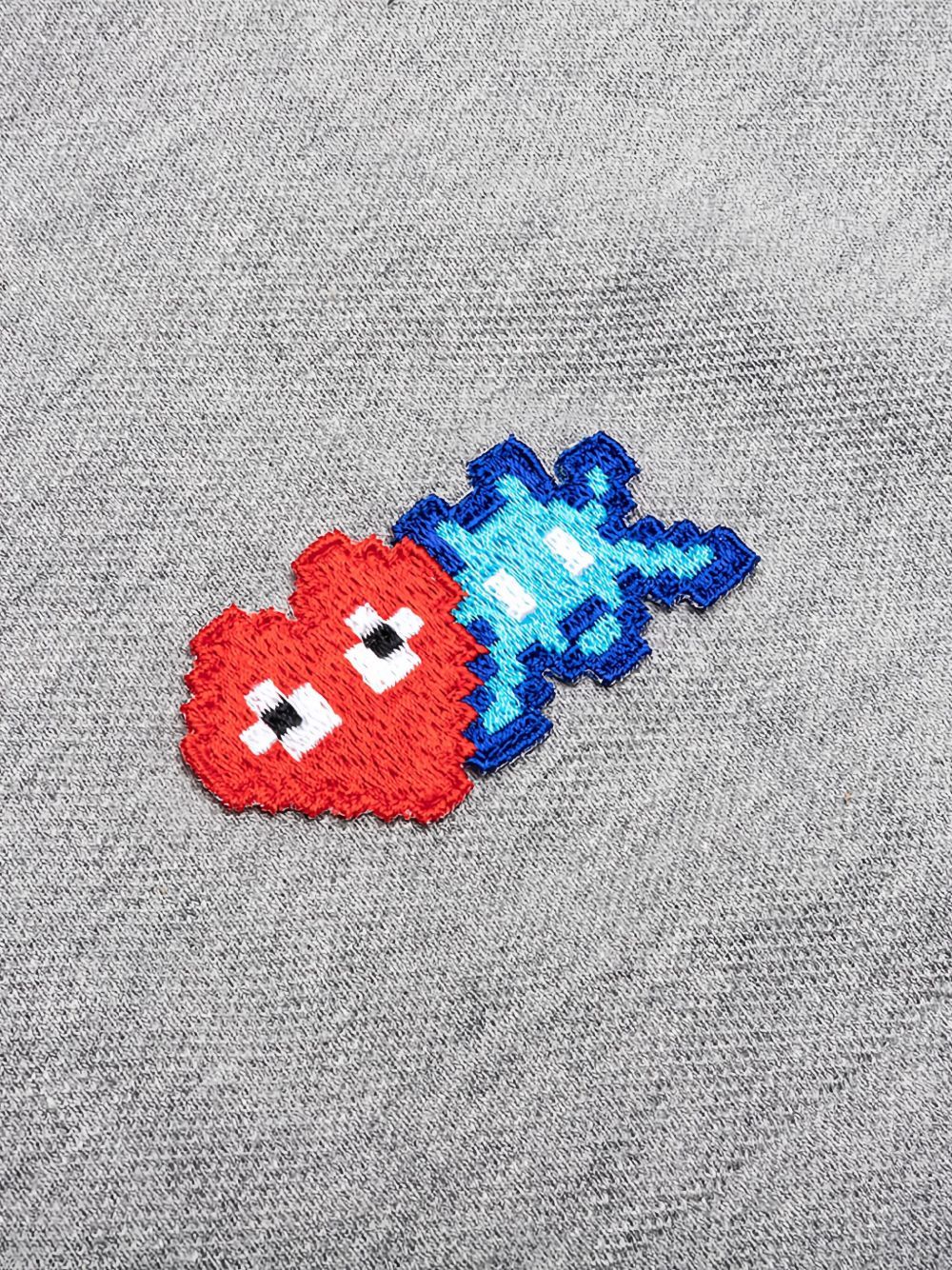 COMME des GARCONS PLAY SS25 x Invader Pixel Heart Polo Shirt 'Grey' AZ-T336-051-2