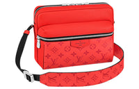 LOUIS VUITTON Outdoor Messenger