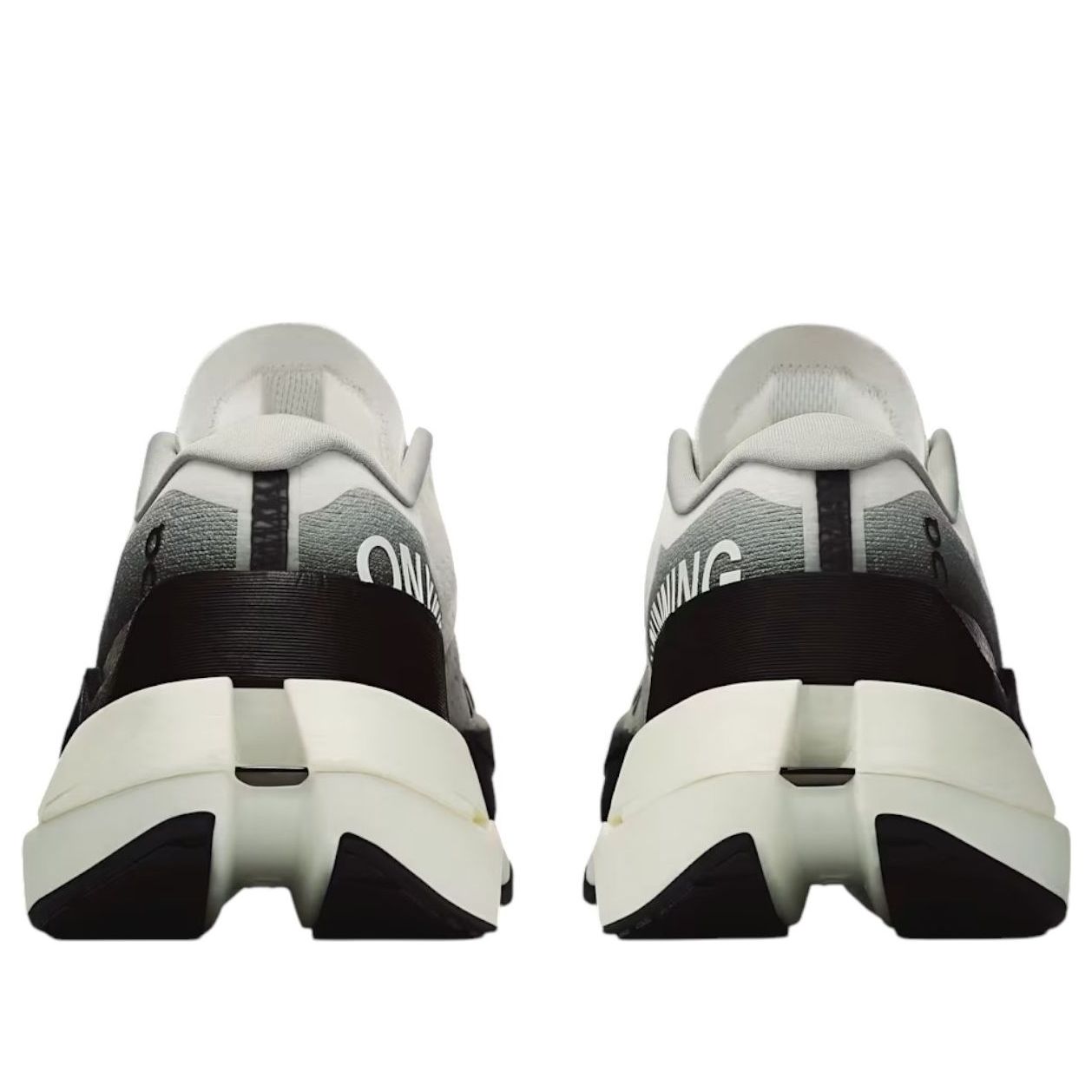 (WMNS) On Running Cloudboom Max 'White Black' 3WF30180462