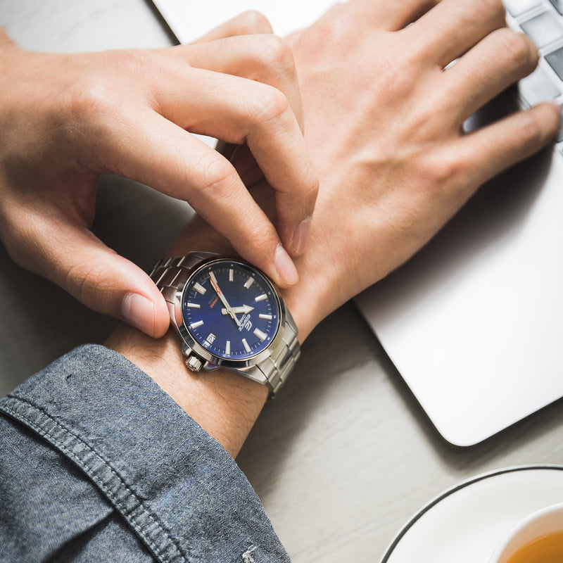 CASIO Waterproof EDIFICE Sapphire Crystal Mens Blue Analog EFB-107D-2AVUPR