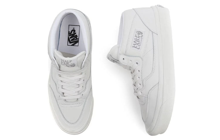 Vans Anaheim Factory Half Cab 33 DX White VN0A5KX68FJ