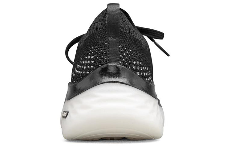 (WMNS) Skechers Go Walk Hyper Burst Low-Top Sneakers Black/White 124593-BKW