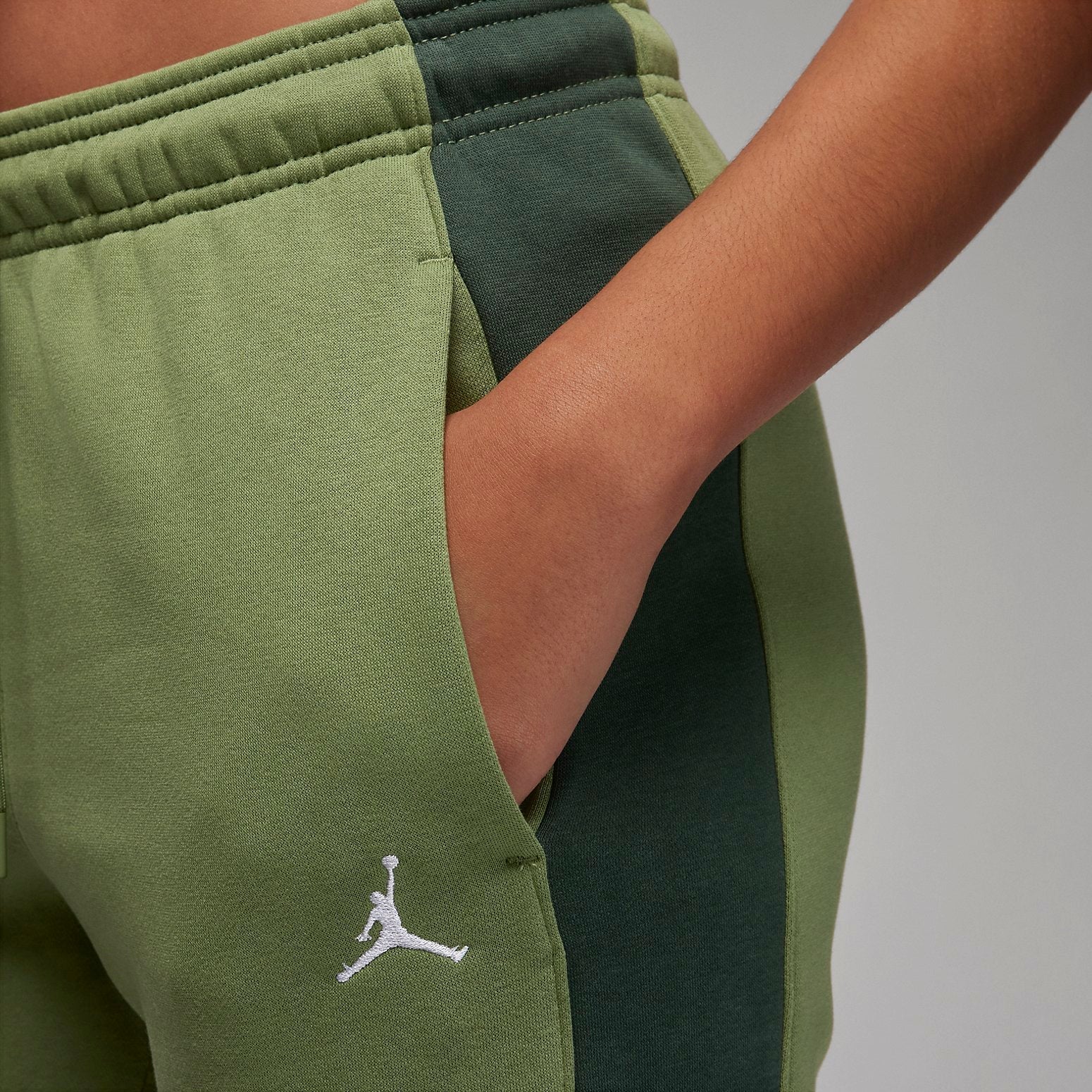 (WMNS) Air Jordan Brooklyn Sweatpants 'Green' FB5171-340