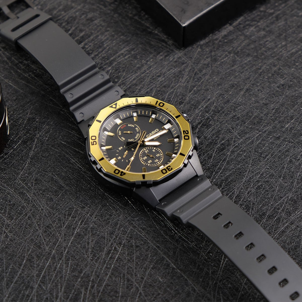 CASIO Waterproof Mens BlackGold Analog MRW-400H-9A2021