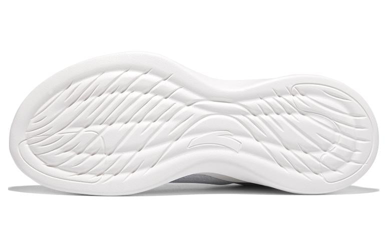 (WMNS) ANTA Hydrogen Run 'Grey White' 922335502-3