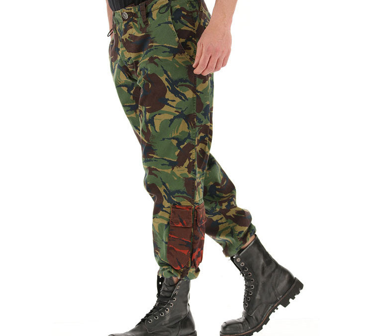 Men's Off-White Camouflage 9 Cargo Black Pants OMCA068S188140089900