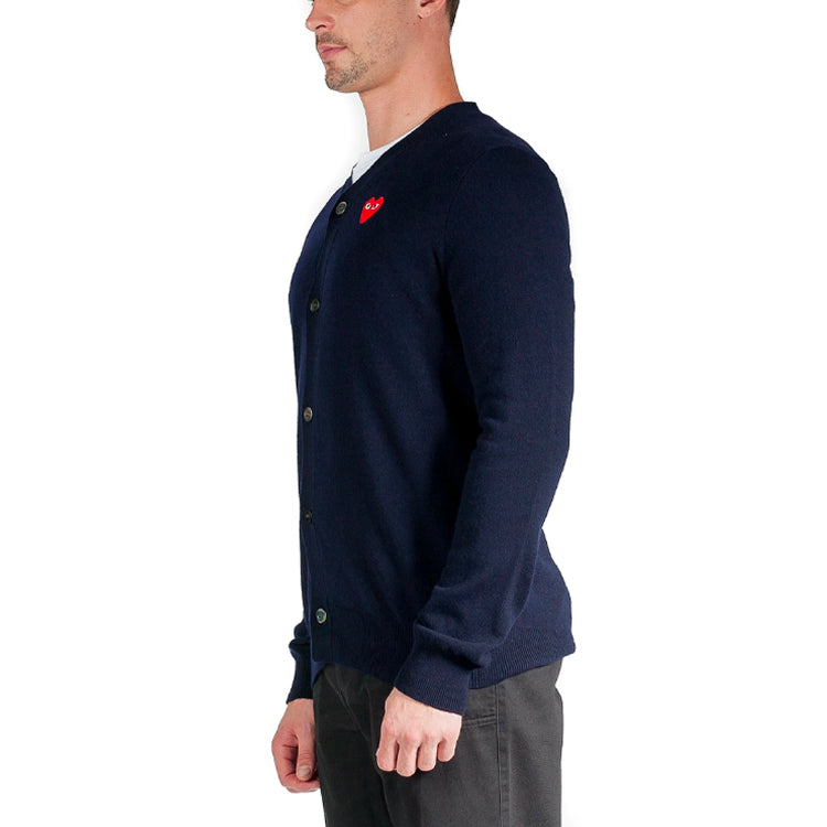 COMME des GARCONS PLAY Cardigan Red Emblem 'Navy' AZ-N008-051-2