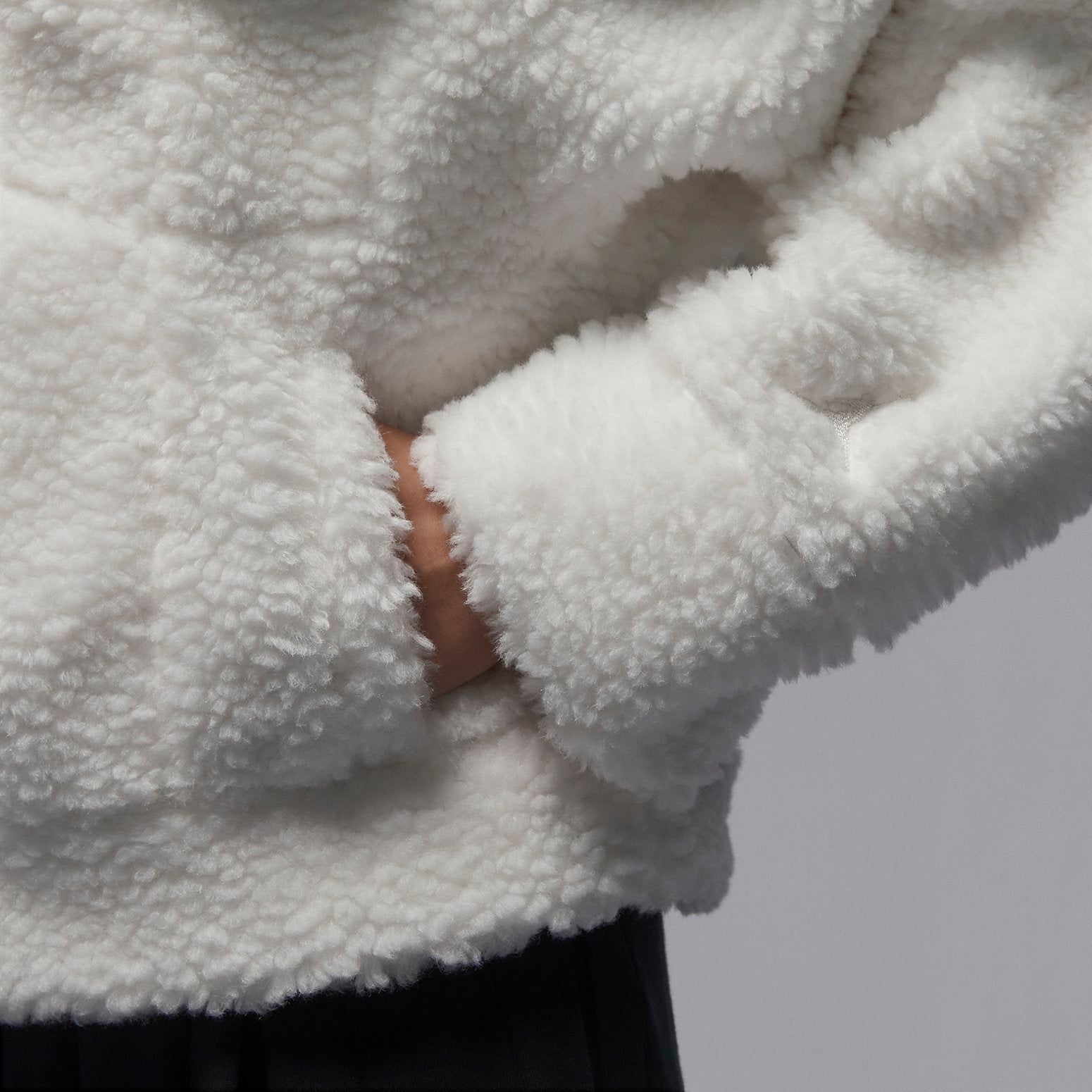 (WMNS) Air Jordan Fuzzy High Pile Fleece Jacket Asia Sizing 'Sail' FD7169-133