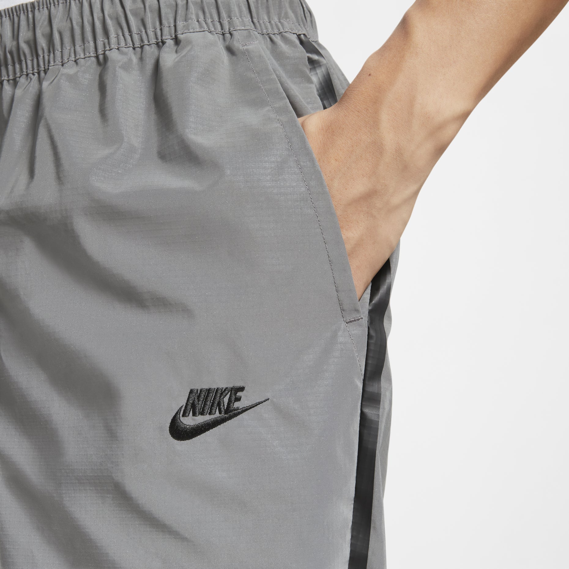 Nike Tech Woven Flash Pants Asia Sizing 'Reflect Silver Black' FZ7588-035