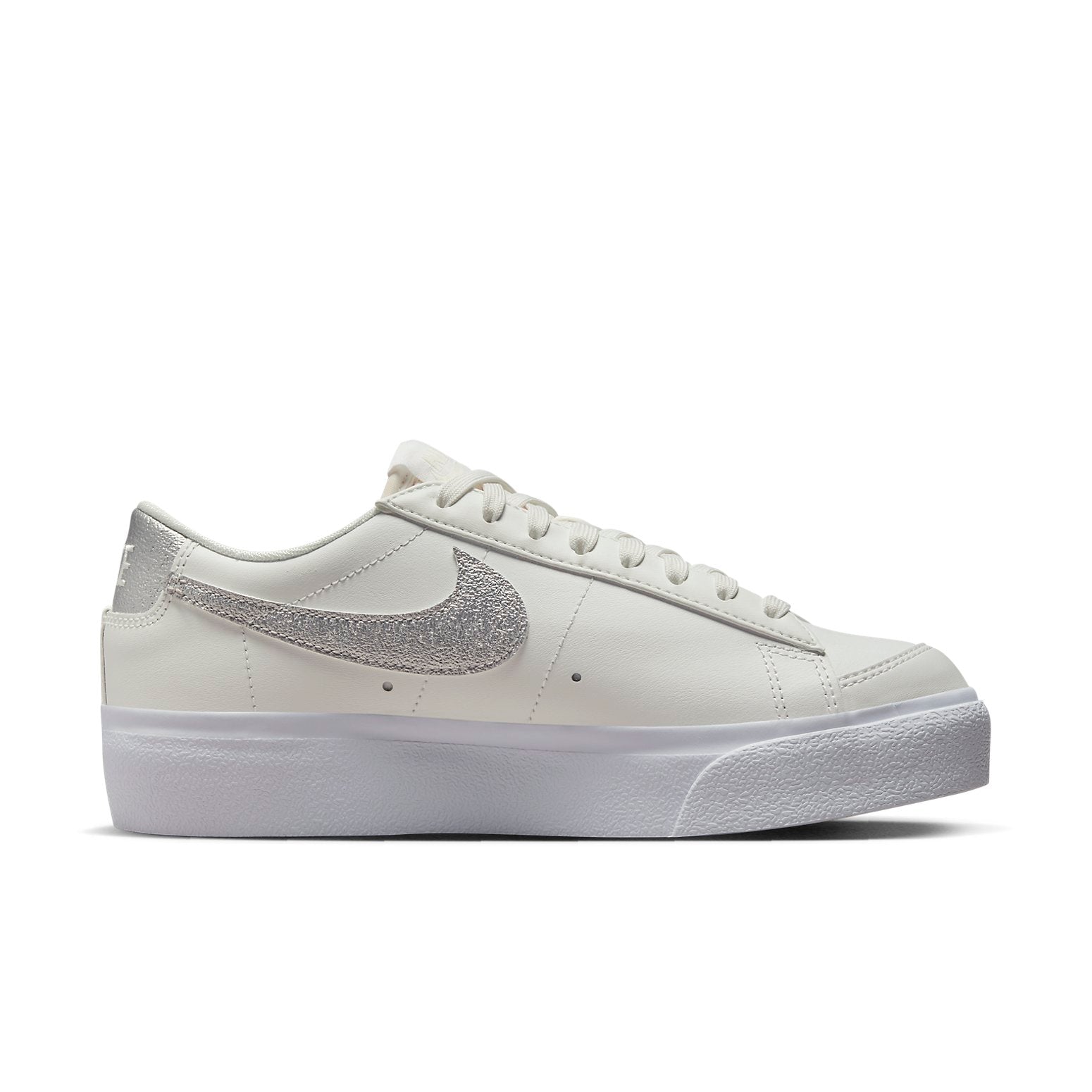 (WMNS) Nike Blazer low Platform 'Summit White Sail White Metallic Silver' DQ7571-101