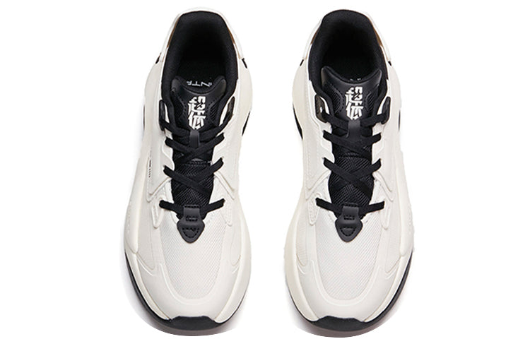 (WMNS) ANTA Super Body 'White Black' 122118083S-1