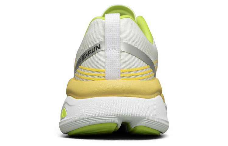 (WMNS) Skechers Max Cushioning Ultimate Low-Top White/Yellow 17691-WMLT