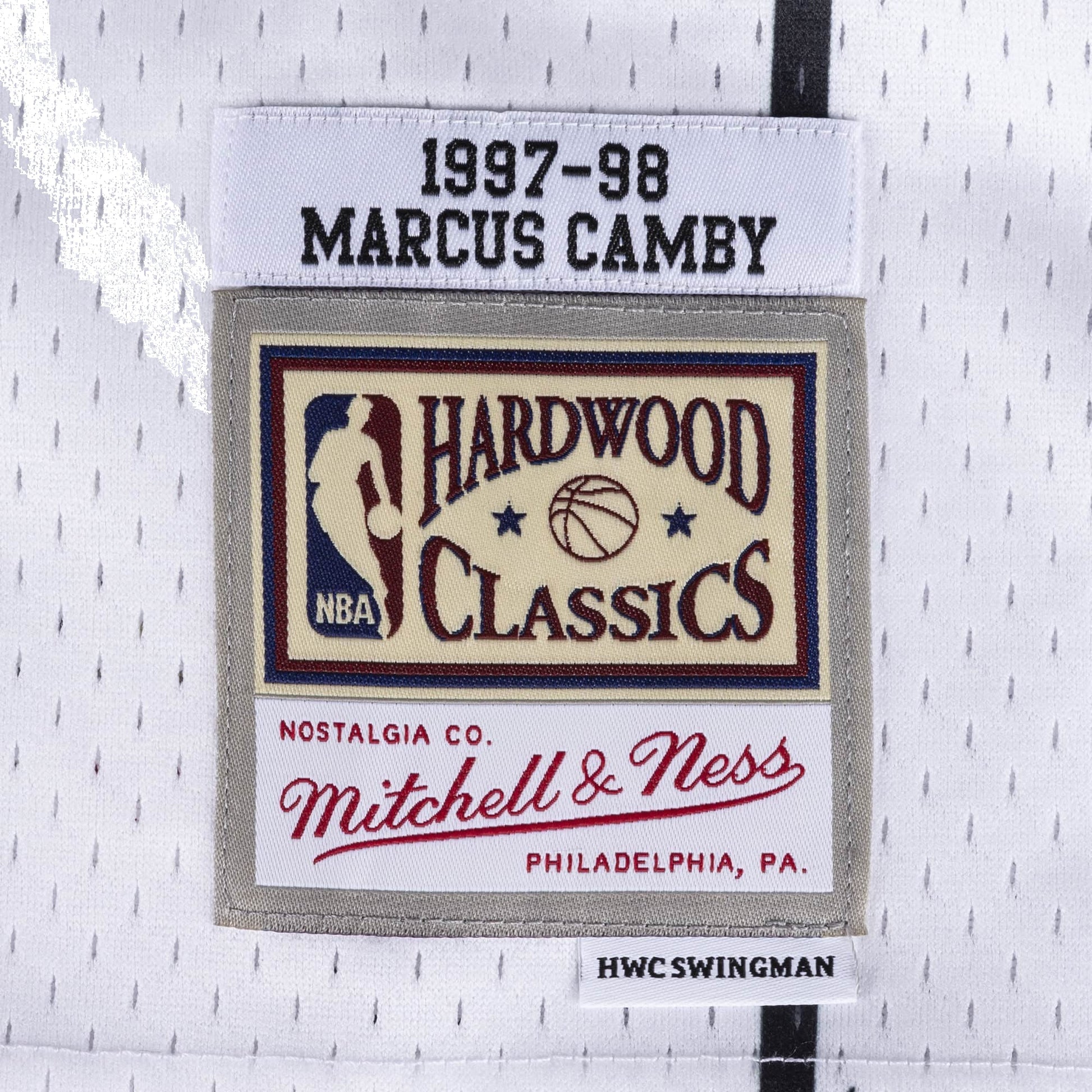 Mitchell & Ness Swingman Jersey Toronto Raptors 1997-98 Marcus Camby 'White' SMJYLG19078-TRAWHIT97MCM
