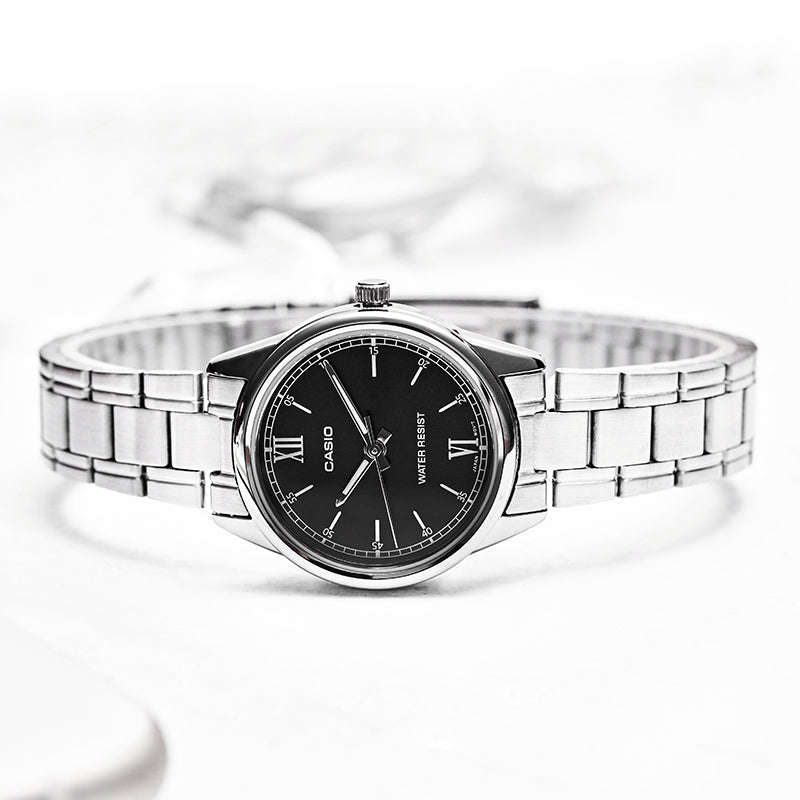 CASIO Quartz Waterproof SilverBlack Analog LTP-V005D-1B2