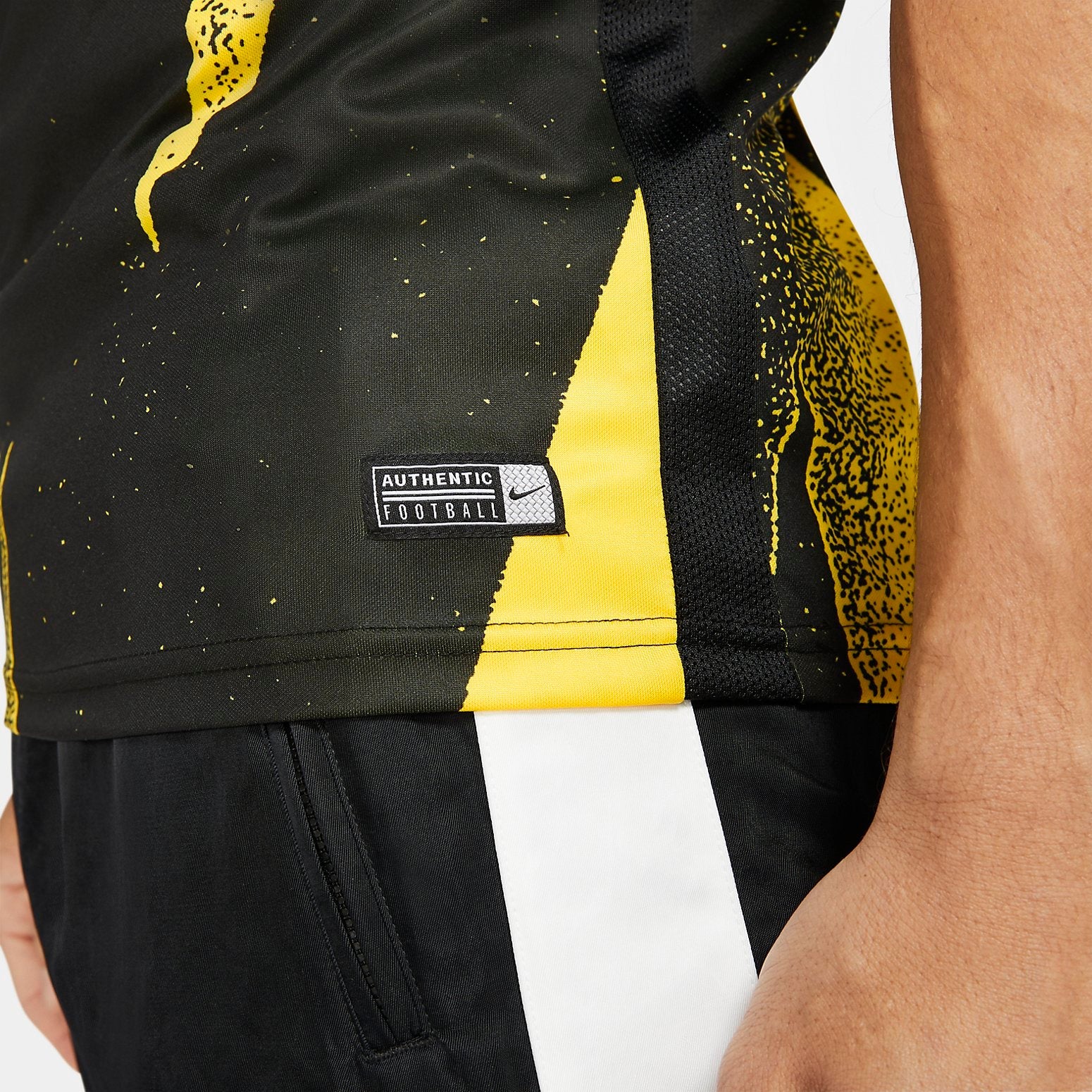 Nike Inter Milan Men's Short-Sleeve Soccer Top 'Black Yellow' CI6512-719