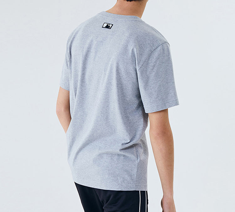MLB Unisex New York Yankees Embroidery Round-neck Tee Gray 31TSC3031-50M